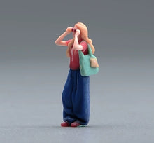 Load image into Gallery viewer, 1:64 Painted Figure Model Miniature Resin Diorama Sand Fashion Lady Sunglasses