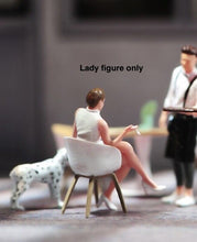 Load image into Gallery viewer, 1:64 Painted Unpainted Figure Model Miniature Resin Diorama Sand Sitting Lady