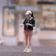 Load image into Gallery viewer, 1:64 Painted Figure Model Miniature Resin Sand Diorama Supermarket Staffs Set