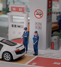 Load image into Gallery viewer, 1:64 Painted Figure Mini Model Miniature Resin Diorama Sand Refueling Worker Toy