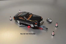 Load image into Gallery viewer, 1:64 Painted Figure Model Miniature Resin Diorama Sand Car Repairer Workers Set