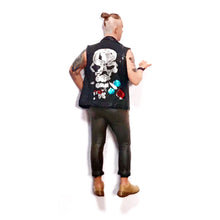Load image into Gallery viewer, 1:64 Painted Figure Mini Model Miniature Resin Diorama Trendy Man Tattoo Skull