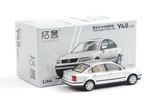 Load image into Gallery viewer, XCARTOYS 1:64 Silver VW Passat B5 Sedan Classic Model Diecast Metal Car New Collection