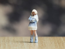Load image into Gallery viewer, 1:64 Painted Figure Model Miniature Resin Diorama Blond Pretty Girl Lady Stand