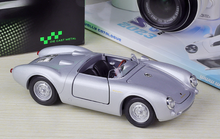 Load image into Gallery viewer, WELLY 1:24 Silver 550 Spyder Convertible Sports Model Diecast Metal Car
