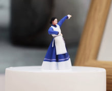 Load image into Gallery viewer, 1:64 Painted Figure Model Miniature Resin Diorama Sand Korean Traditional Lady
