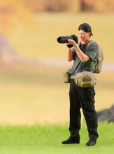 Load image into Gallery viewer, 1:64 Painted Figure Model Miniature Resin Diorama Sand Photographer Cameraman