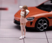 Load image into Gallery viewer, 1:24 Painted Figure Model Miniature Resin Diorama Sand Headset Pinky Girl