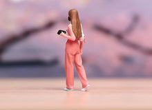 Load image into Gallery viewer, 1:64 Painted Figure Model Miniature Resin Diorama Sand Shopping Girl With Mask