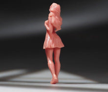 Load image into Gallery viewer, 1:64 Painted Unpainted Figure Model Miniature Resin Diorama Sand Super Girl