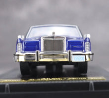 Load image into Gallery viewer, Sunstar 1:64 Blue 1979 Lincoln Continental Town Model Diecast Metal Car New Collection