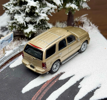 Load image into Gallery viewer, Masdi 1:64 Gold 2005 Escalade Full Size SUV Sport Model Diecast Metal Car New Collection
