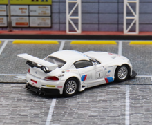 Load image into Gallery viewer, Maxwell 1:64 White Z4 GT3 Racing #1 Sports Model Diecast Metal Car New Collection