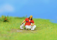 Load image into Gallery viewer, 1:64 Painted Figure Model Miniature Resin Diorama Sand Pet Walk Cat Kitten Toy