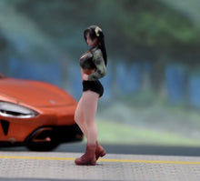 Load image into Gallery viewer, 1:64 Painted Figure Model Miniature Resin Sand Diorama Cool Pretty Girl Beauty