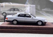 Load image into Gallery viewer, FW 1:64 White LS400 XF10 UCF10 Sedan Sports Model Diecast Metal Car New Collection