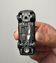 Load image into Gallery viewer, WHELART 1:64 2014 Green Discovery 4 ORV SUV Model Diecast Metal Car New Collection