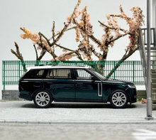 Load image into Gallery viewer, LCD 1:64 Green 2022 Range Rover Luxury SUV Sports Model Diecast Metal Car New Collection