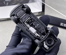 Load image into Gallery viewer, Shadow 1:64 Green Navigator L Full Sized SUV Model Diecast Metal Car New Collection