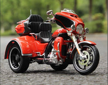 Load image into Gallery viewer, Maisto 1:12 2021 CVO TRI Glide Sports Model Toy Diecast Metal Motorcycle BN