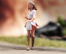 Load image into Gallery viewer, 1:64 Painted Unpainted Figure Model Miniature Resin Diorama Sand Walking Lady