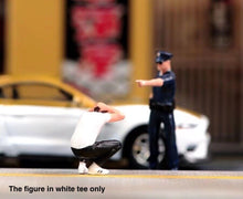 Load image into Gallery viewer, 1:64 Painted Figure Model Miniature Resin Diorama Sand Arrested Criminal Man Toy Collection