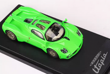 Load image into Gallery viewer, RM 1:64 Green Utopia Racing Sports Model Diecast Metal Car New Collection