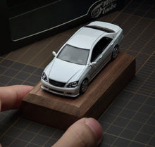 Load image into Gallery viewer, MT 1:64 White Crown S184 12th Sedan Sports Model Diecast Metal Car New Collection