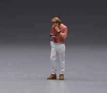 Load image into Gallery viewer, 1:64 Painted Figure Model Miniature Resin Man Walking Playing with Mobile New