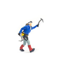 Load image into Gallery viewer, 1:64 Painted Figure Mini Model Miniature Resin Diorama Mountain Climber Hikers