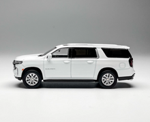 Load image into Gallery viewer, Masdi 1:64 White Suburban Full Size SUV Sports Model Diecast Metal Car New Collection