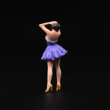 Load image into Gallery viewer, 1:24 Painted Figure Model Miniature Resin Diorama Sand Purple Dress Beauty