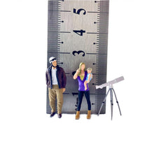 Load image into Gallery viewer, 1:64 Painted Figure Model Miniature Resin Diorama Sand Family Mother Telescope New