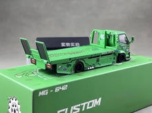 Load image into Gallery viewer, MT 1:64 Green H300 Custom Tow Flatbed Truck Dinosaur Model Diecast Metal Car