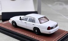Load image into Gallery viewer, GOC 1:64 White Police Crown Victoria EN114 American Model Diecast Metal Car
