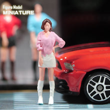 Load image into Gallery viewer, 1:64 Painted Unpainted Figure Model Miniature Resin Diorama Short Hair Girl Sand New