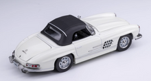 Load image into Gallery viewer, GFCC 1:64 White Soft Top 1960 300SL Roadster Sports Model Diecast Metal Car