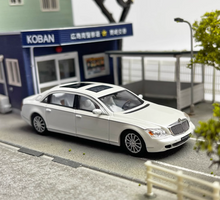 Load image into Gallery viewer, SH 1:64 White 62S Maybach Super Luxury Sedan Model Diecast Metal Car