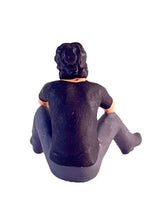 Load image into Gallery viewer, 1:64 Painted Figure Model Miniature Resin Diorama Sand Smoking Man Sitting Girl