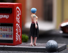 Load image into Gallery viewer, 1:64 Painted Figure Model Miniature Resin Diorama Toy Sand Sexy Girl Lady Beauty