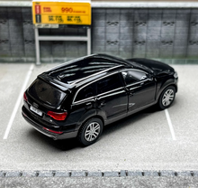 Load image into Gallery viewer, Masdi 1:64 2008 Black Q7 FSI Quattro SUV Sports Model Diecast Metal Car BN