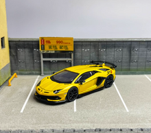 Load image into Gallery viewer, MINIGT 1:64 Green Aventador SVJ Racing Sports Model Diecast Metal Car #563