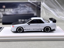 Load image into Gallery viewer, FH 1:64 White Skyline GTR R32 Top Secret Sports Model Diecast Metal Car New Collection