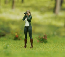 Load image into Gallery viewer, 1:64 Painted Figure Model Miniature Resin Diorama Camping Outdoor Picnic BBQ Toy Collection