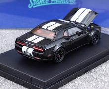 Load image into Gallery viewer, SH 1:64 Black Stripe Challenger SRT Muscle Hellcat Model Diecast Metal Car New Collection