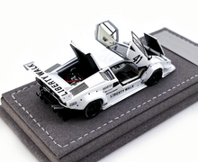 Load image into Gallery viewer, Topart 1:64 White LBWK Countach Racing Sports Model Diecast Metal Car New Collection