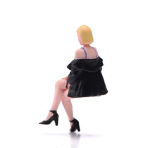 Load image into Gallery viewer, 1:64 Painted Figure Model Miniature Resin Diorama Sand Blond Sexy Lady Beauty