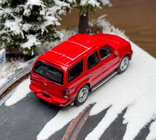 Load image into Gallery viewer, Masdi 1:64 Red 2005 Escalade Full Size SUV Sport Model Diecast Metal Car New Collection
