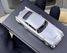 Load image into Gallery viewer, DCM 1:64 Silver 1964 DB5 Classic Vintage Figure Model Diecast Metal Car New