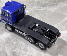 Load image into Gallery viewer, DD 1:64 Fuso FV High Cab Tractor Truck Model Diecast Metal Car New Collection